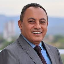 Com 23 vereadores, Câmara loca 25 camionetes por cerca de R$ 3 milhões